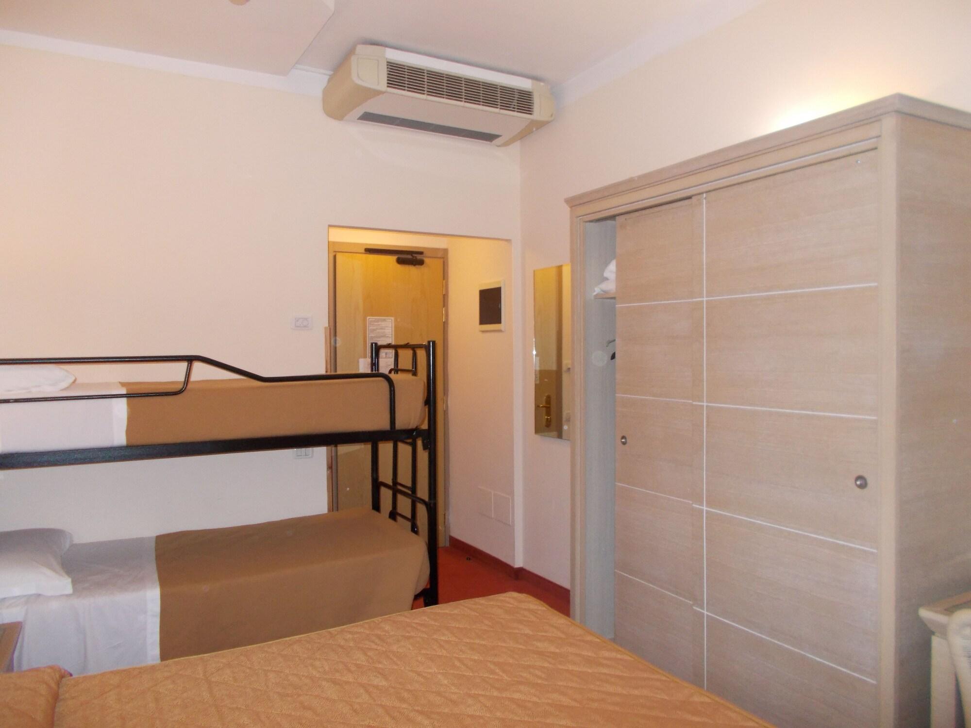 Hotel Nedy Марина-ди-Масса Экстерьер фото