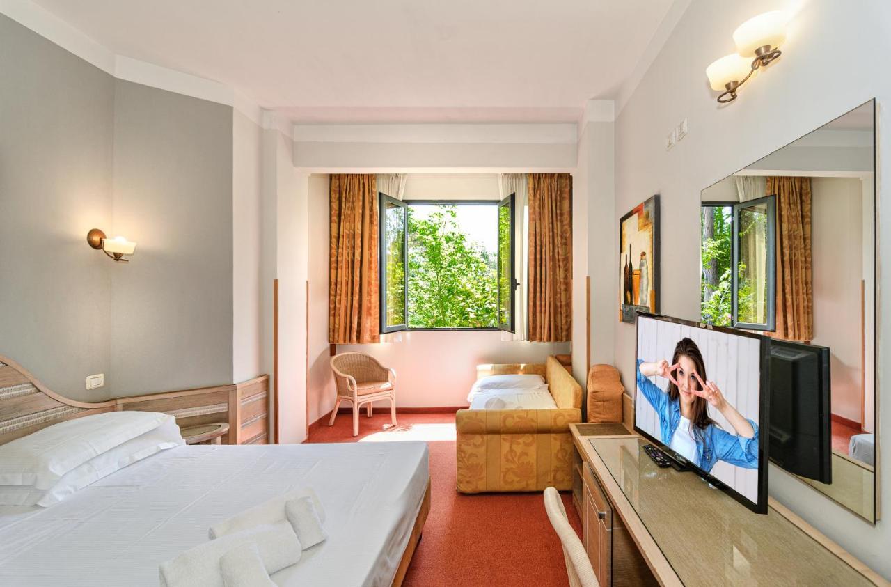 Hotel Nedy Марина-ди-Масса Экстерьер фото
